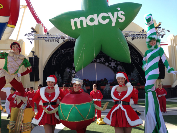Universal Orlando Macy's Holiday Parade