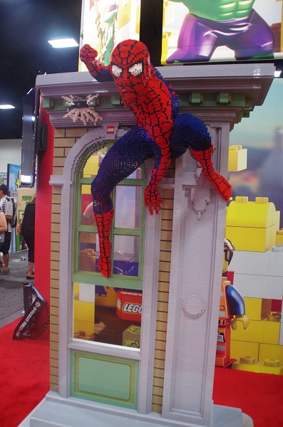 Life-size SpiderMan Lego at San Diego Comic-Con