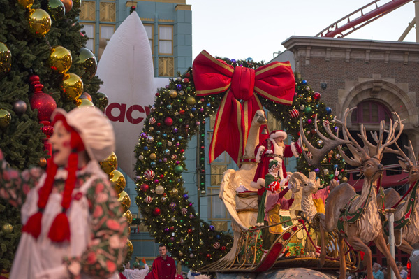 Macy's Holiday Parade at Universal Studios Florida