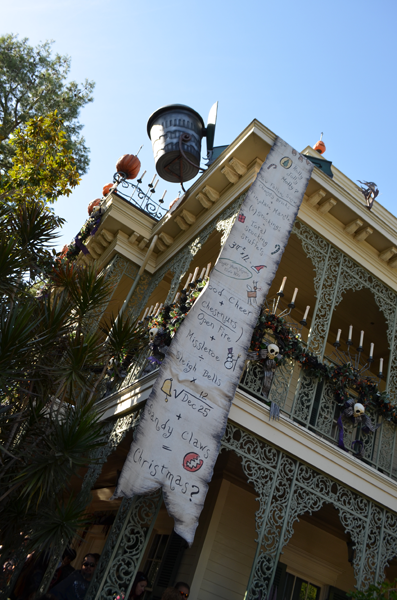 Haunted Mansion Holiday - Skywalking Through Disneyland