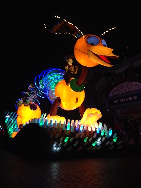 Slinky Dog Sees Me in HKDL Paint the Night Parade
